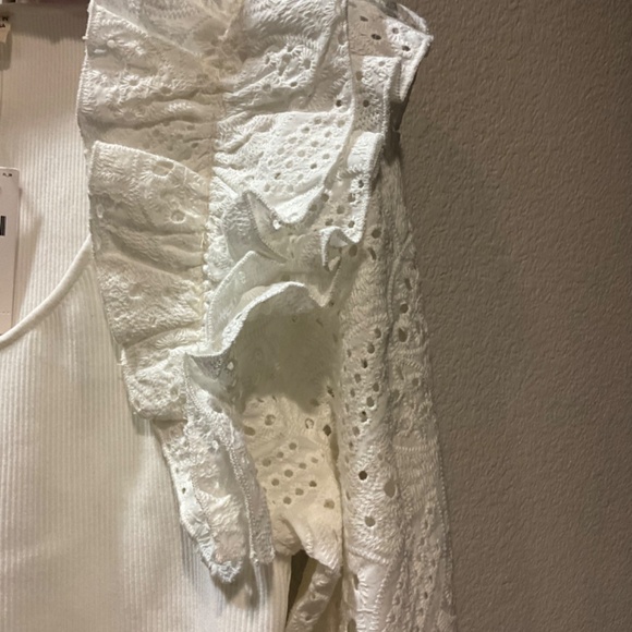 New With Tags DOLAN Ruffle Sleeve Eyelet Ribbed Top - Picture 5 of 11